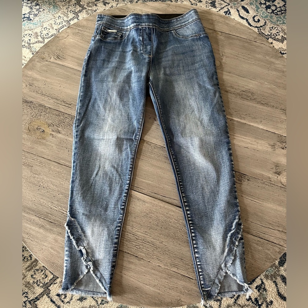 Coco + Carmen Blue Skinny Jeans with Trendy Fit